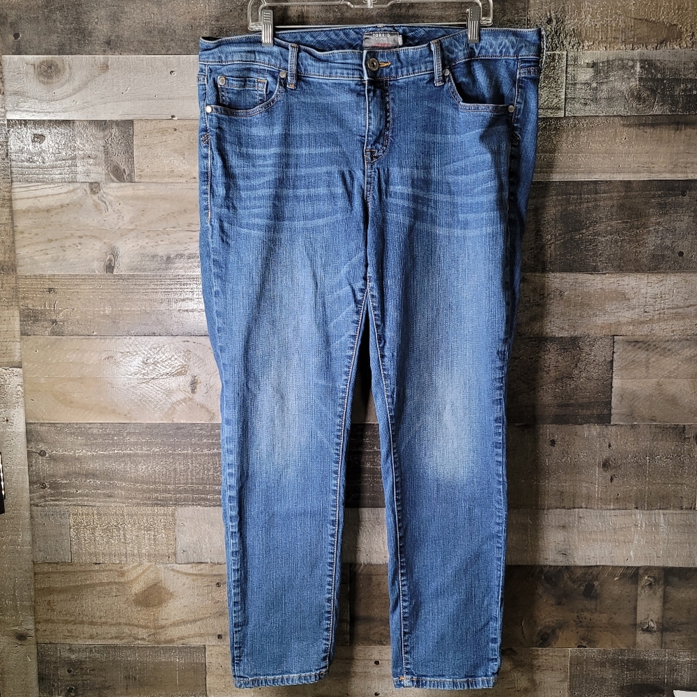 Torrid Women’s Size 16R Boyfriend Straight Jeans Vintage Stretch